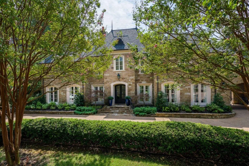 River Oaks Home - Memphis Neighborhoods