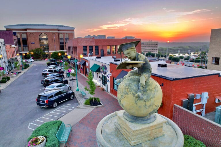 Strawberry Alley Fountain